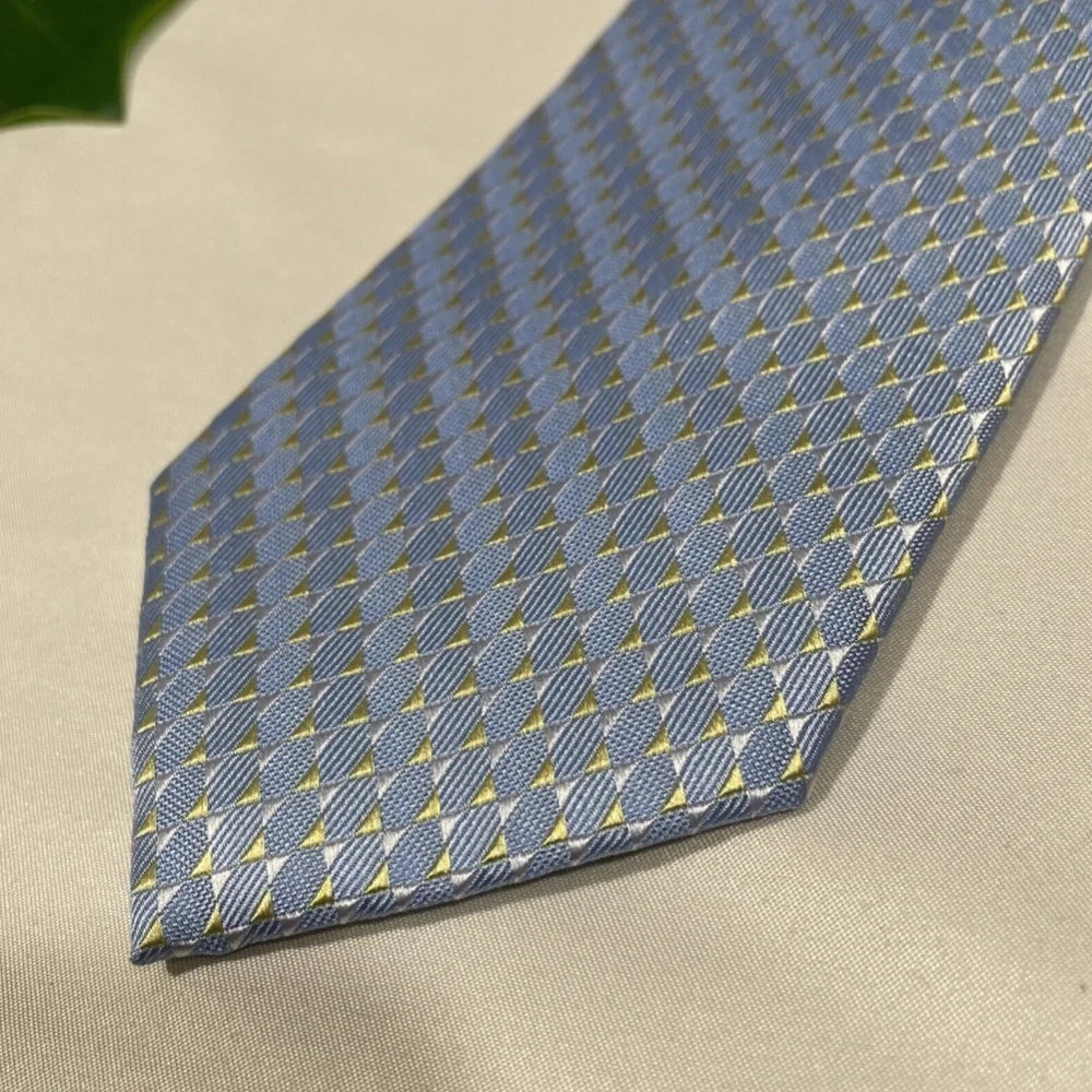 NWT $70 Michael Kors [Mens Tie‎ ] Mirrored Circles Tie in Light Blue Yellow
